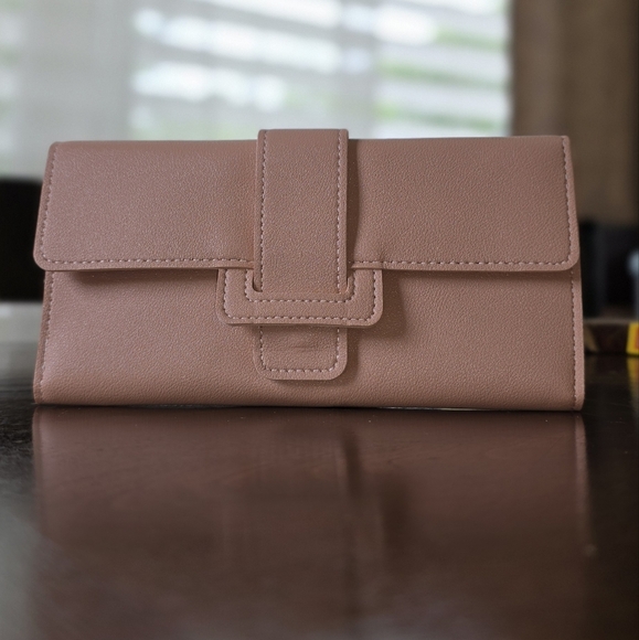 Elegant Pink Wallet - Picture 1 of 4